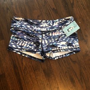 NWT Fleo shorts size xl
